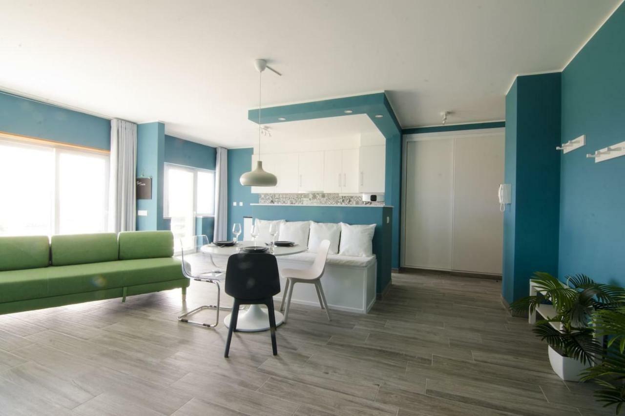 Baywatch Beach House Peniche Lägenhet Exteriör bild