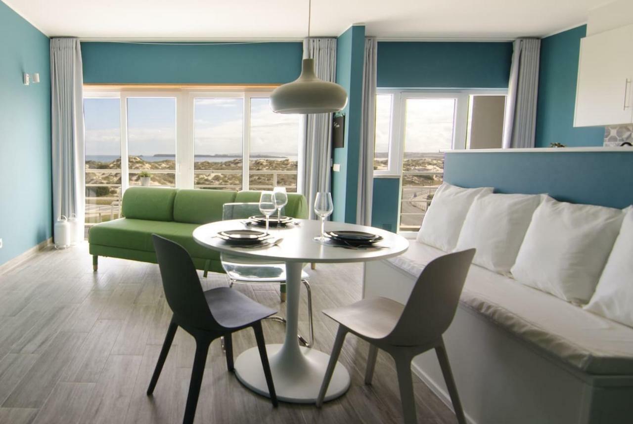 Baywatch Beach House Peniche Lägenhet Exteriör bild